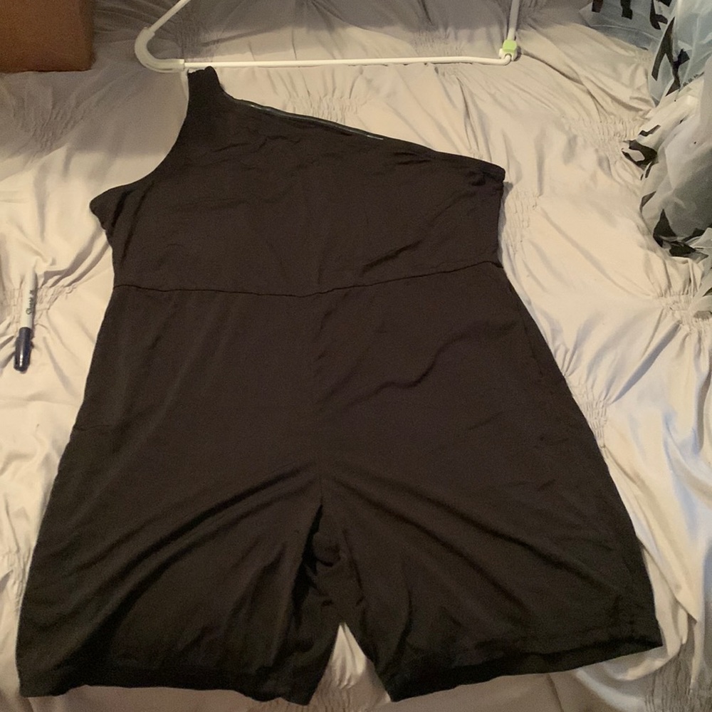 Black one shoulder jumper